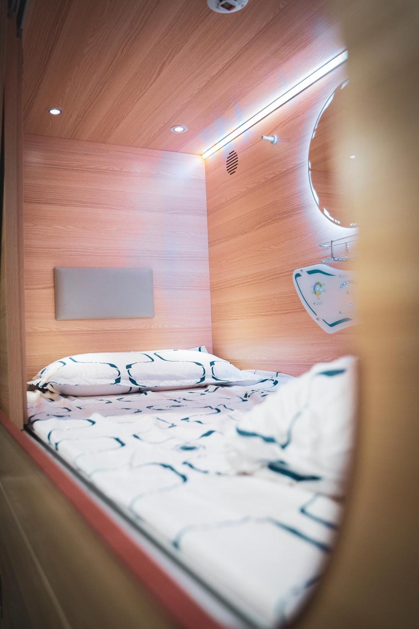 Gallery Hostel Madrid Residencia Extérieur photo